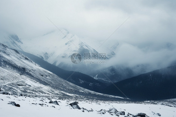 白雪皑皑的雪山景观图片