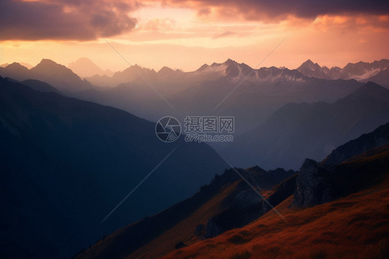 秋天高加索山脉的美丽景观图片