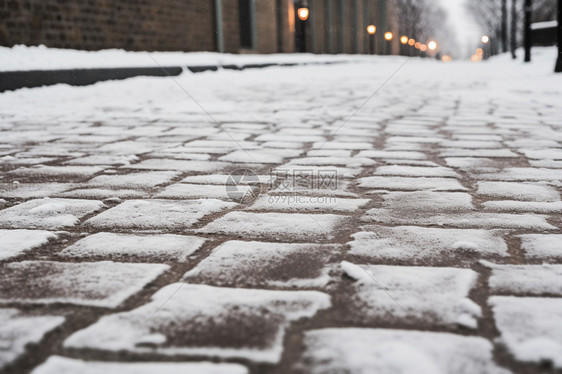 被雪覆盖着的路面图片