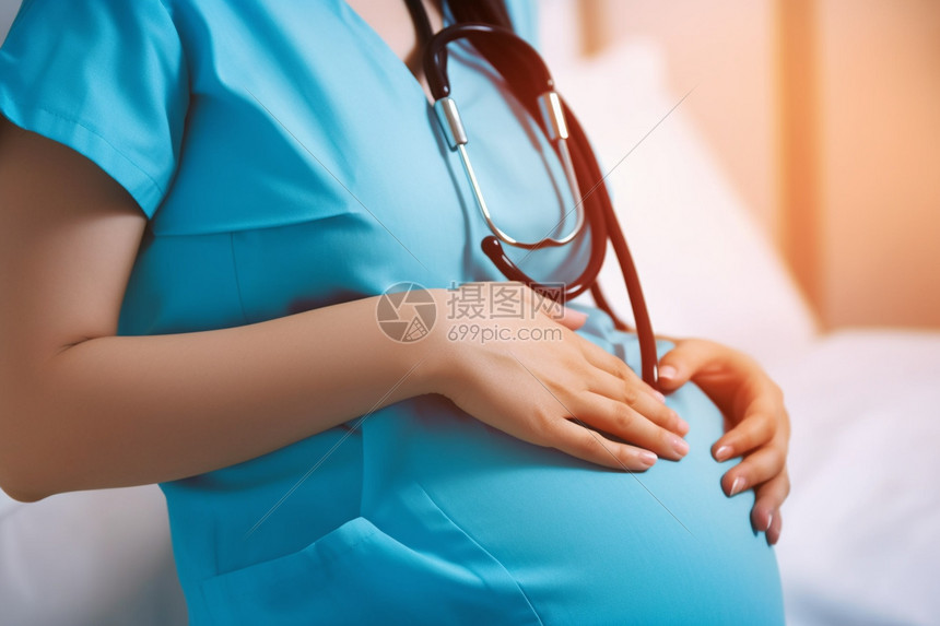 健康的产妇医生图片