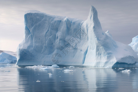 全球变暖融化的冰川海岸图片