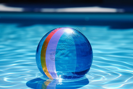 漂浮在泳池里的球图片