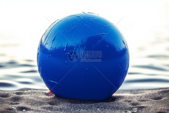 蓝色的沙滩球图片