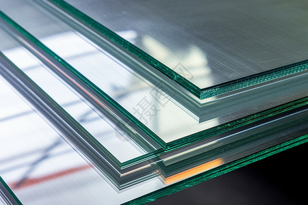 工业生产的钢化玻璃图片