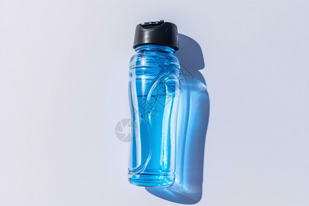 蓝色塑料水瓶图片