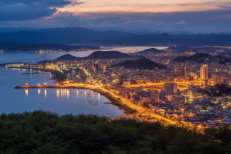 一个沿海日本城市图片