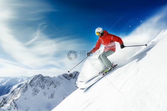 雪山中滑雪的滑雪者图片