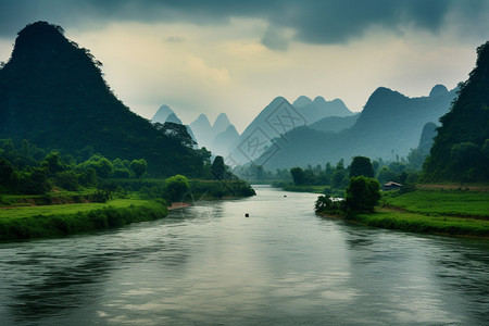 郁郁葱葱的山间自然景观图片