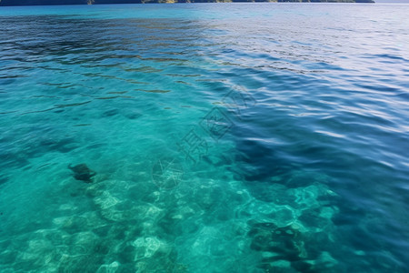 夏天未受污染河流起伏图片