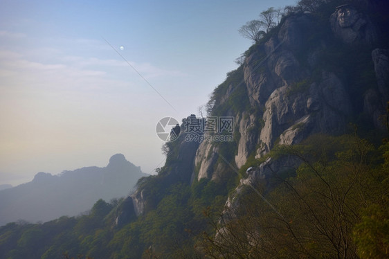 著名的山峰风景区图片