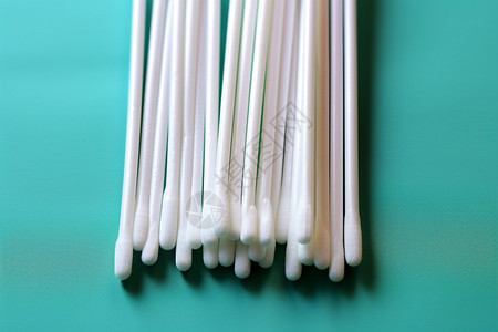 清洁用的塑料棉签背景图片