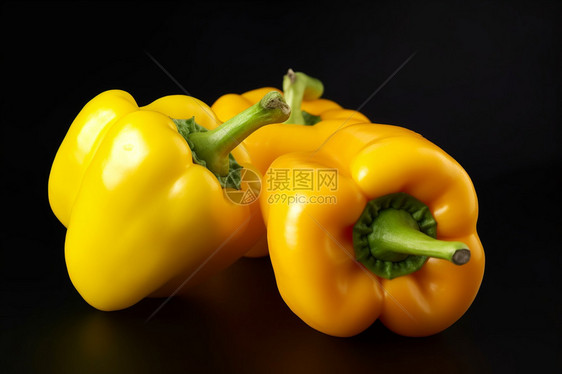 新鲜的黄色甜椒图片