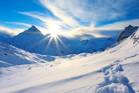 冬天雪山的美丽景观图片