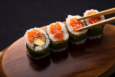 传统的日式寿司图片