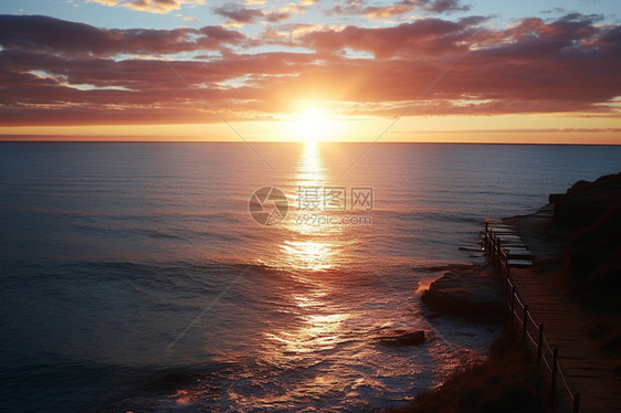 夏天海边的码头图片