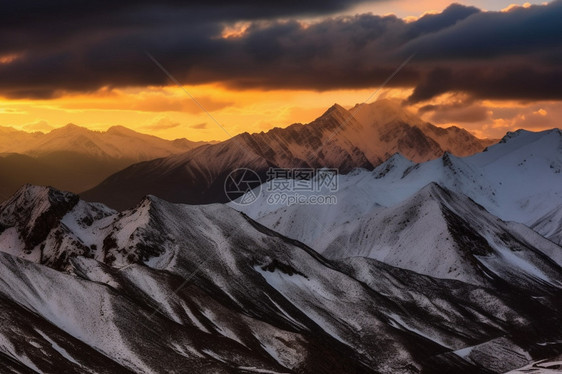 美丽的雪山美景图片