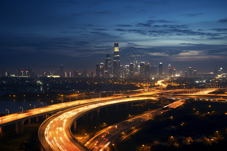 夜晚城市的道路图片