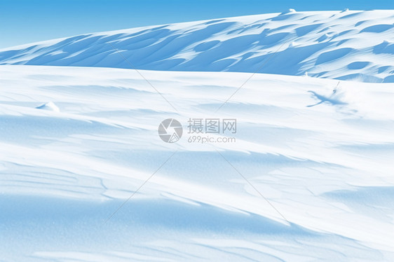 白色闪亮的雪山雪景图片