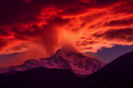 雪山上的红色彩云背景图片