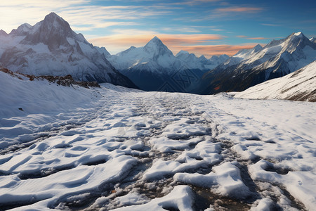 宁静的冬天雪山景观图片