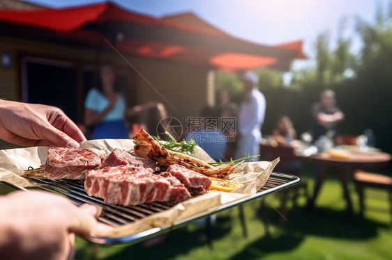 家庭聚餐的户外烤肉图片
