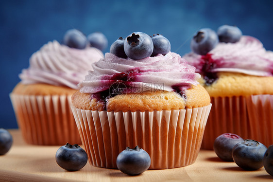 蓝莓纸杯蛋糕图片