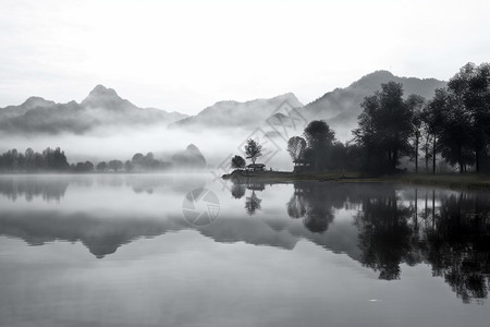 中国风湖泊水墨画图片