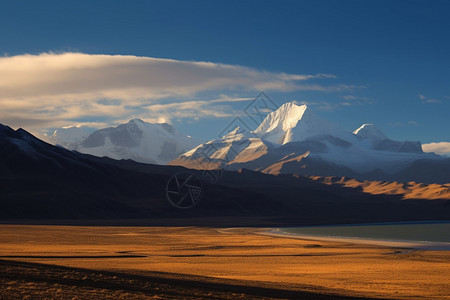 偏远的户外山峰图片