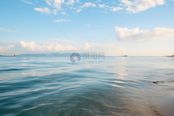 平静的海面图片