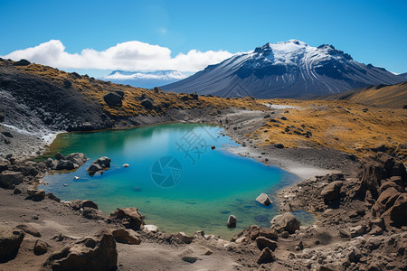 即将喷发的火山口图片