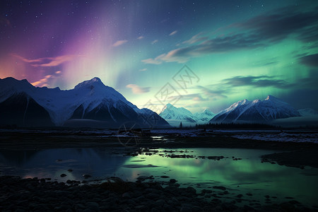 北极夜晚绚烂的极光景观图片