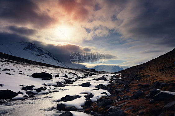 冬季雪山的美丽景观图片