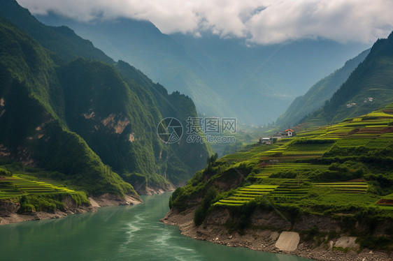 农村的地块和河流图片