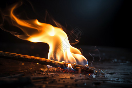 被火烧着的木材图片