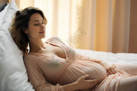 睡觉的孕妇图片