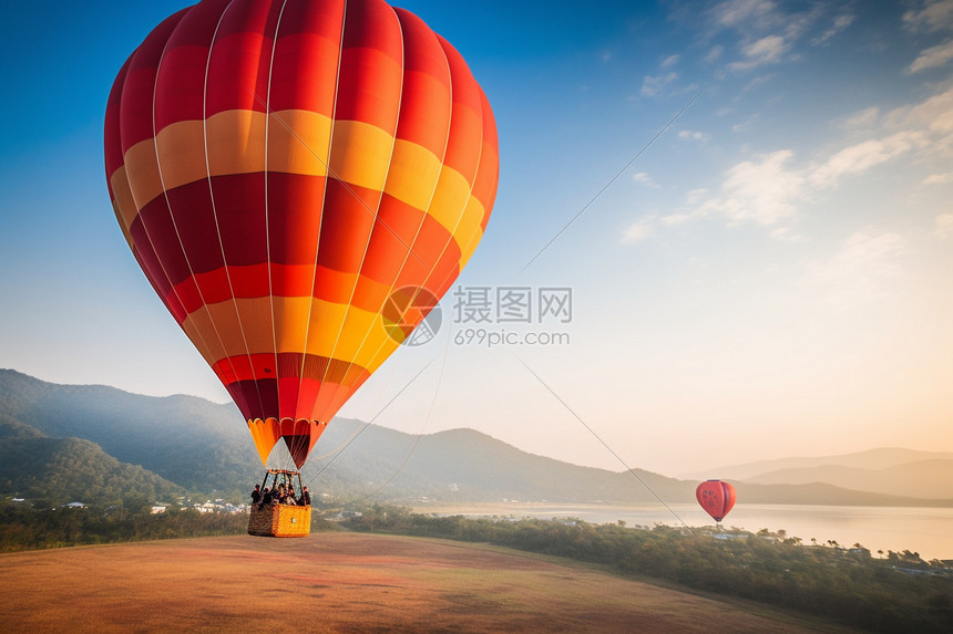 天空中飞翔的热气球图片