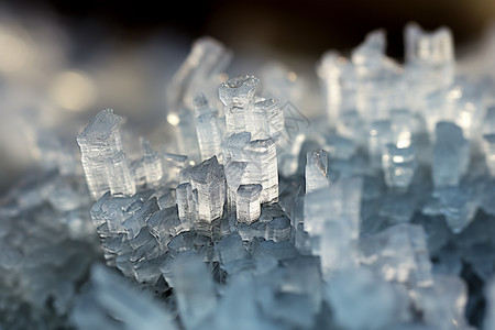 冰晶堆积的近景图片