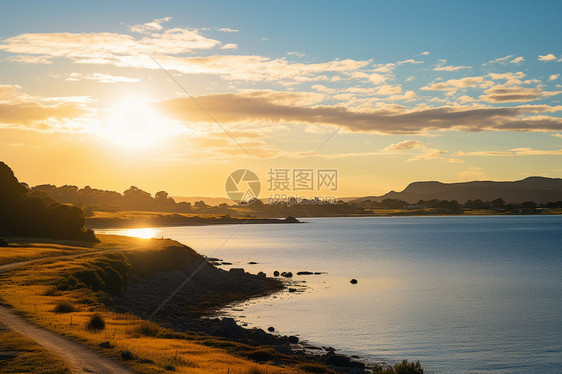 美丽的夕阳海滩景观图片