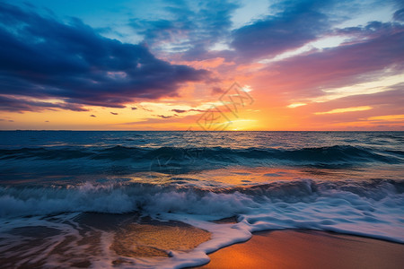 夕阳下的海洋图片