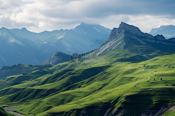 辽阔的高山景观图片