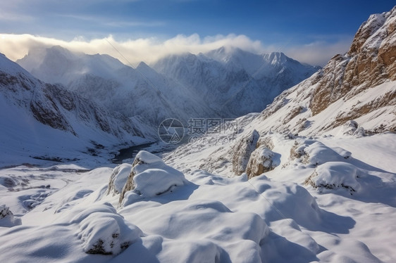 冰雪皑皑的山峰图片