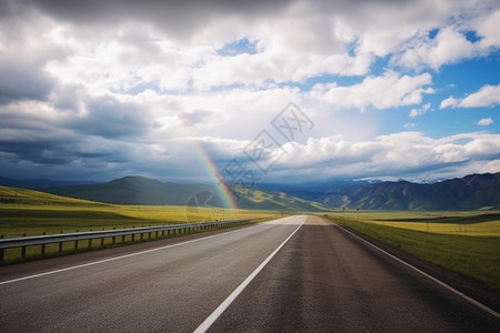 草原中旅游观光道路图片