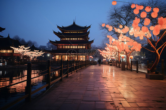 夜景中的明亮之塔图片