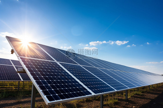 阳光草原的太阳能发电版图片