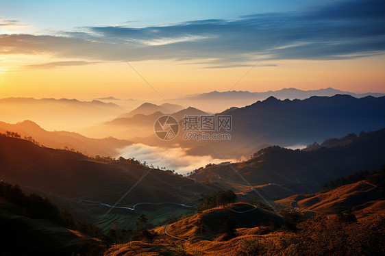 美丽的日出山间景观图片