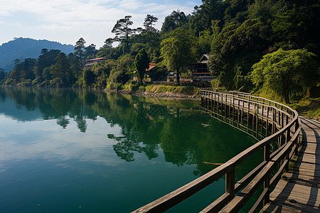 旅游地湖泊上的桥图片