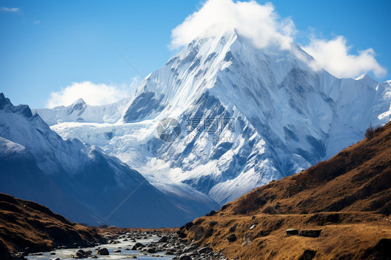 连绵的山脉风景图片