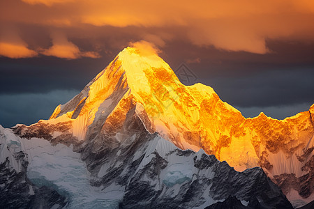 云丘山黄昏下的雪山背景