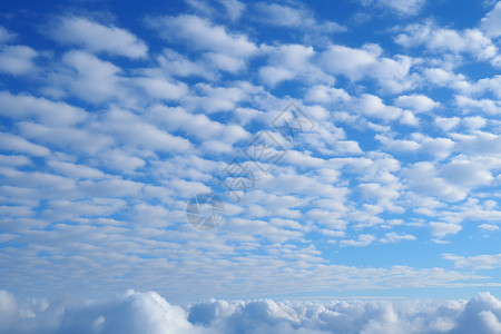 美丽蓝天中飘浮的白云图片