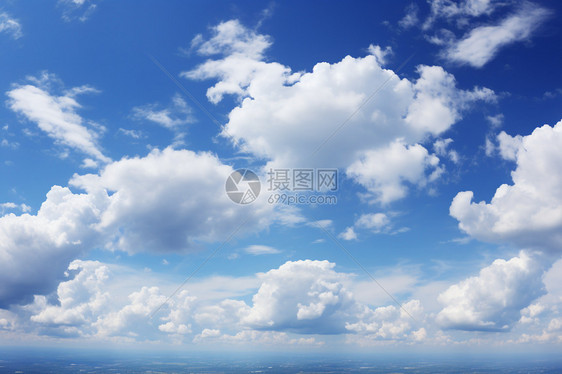蔚蓝天空洁白的云朵图片